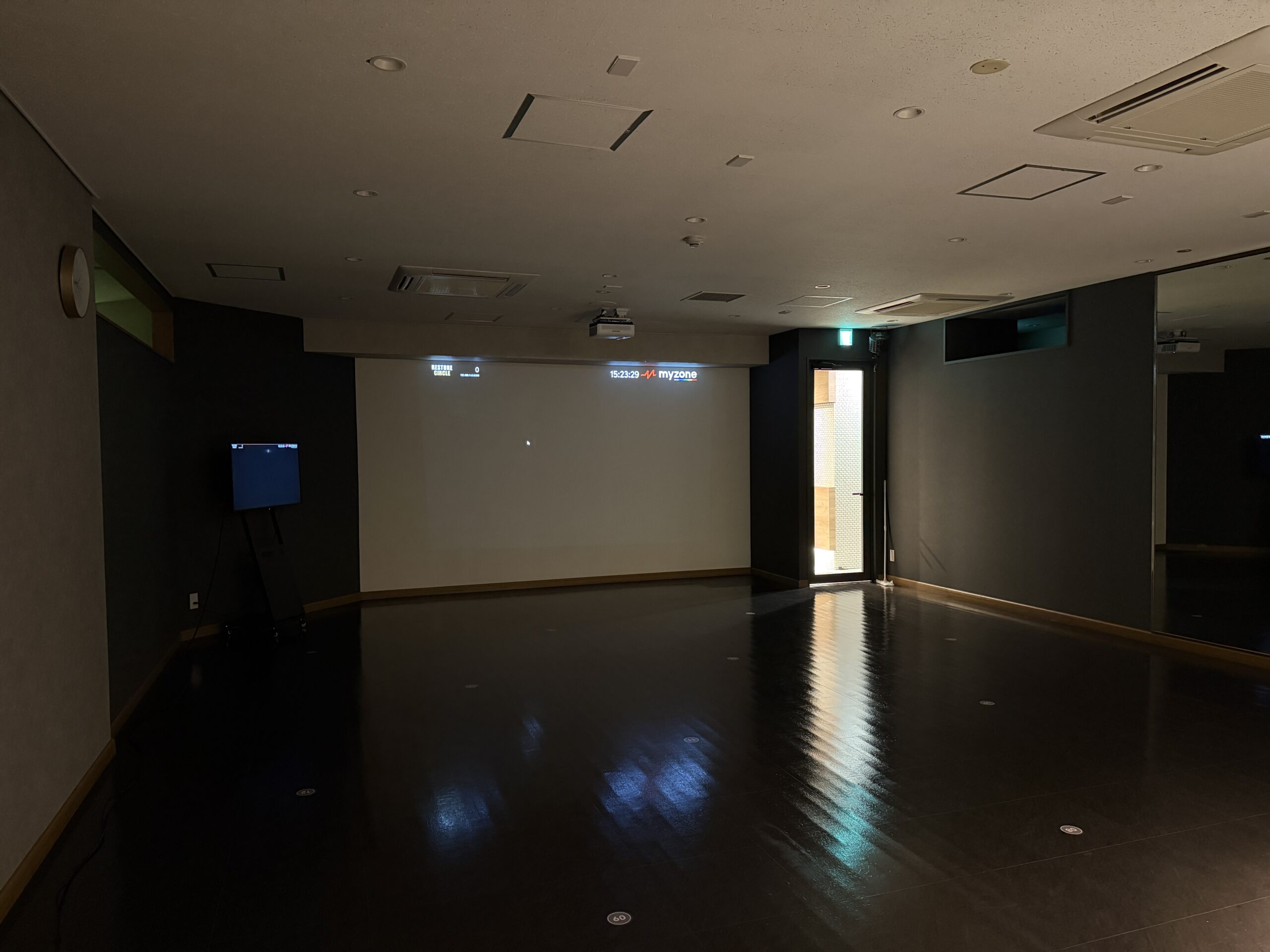 スタジオ（暗い時）