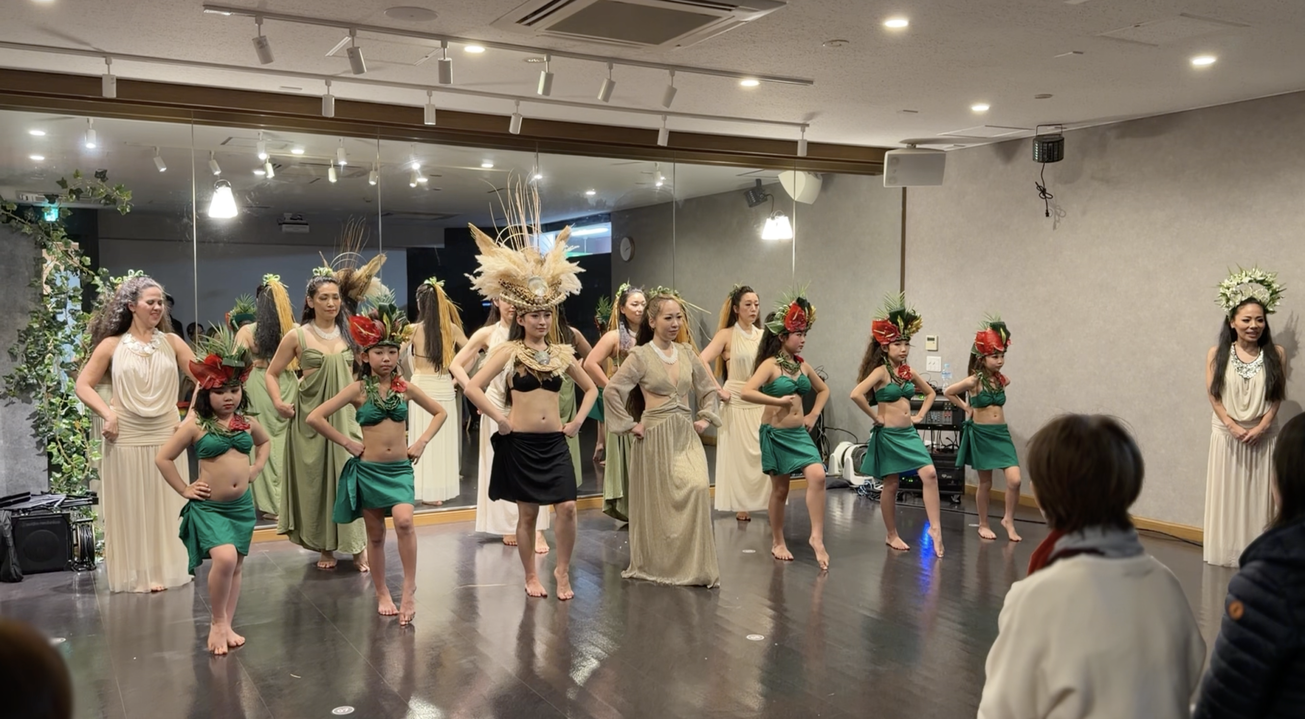 RESTORE CIRCLE タヒチアンショー